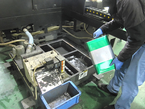 水の入れ替え作業