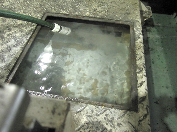 水の入れ替え作業